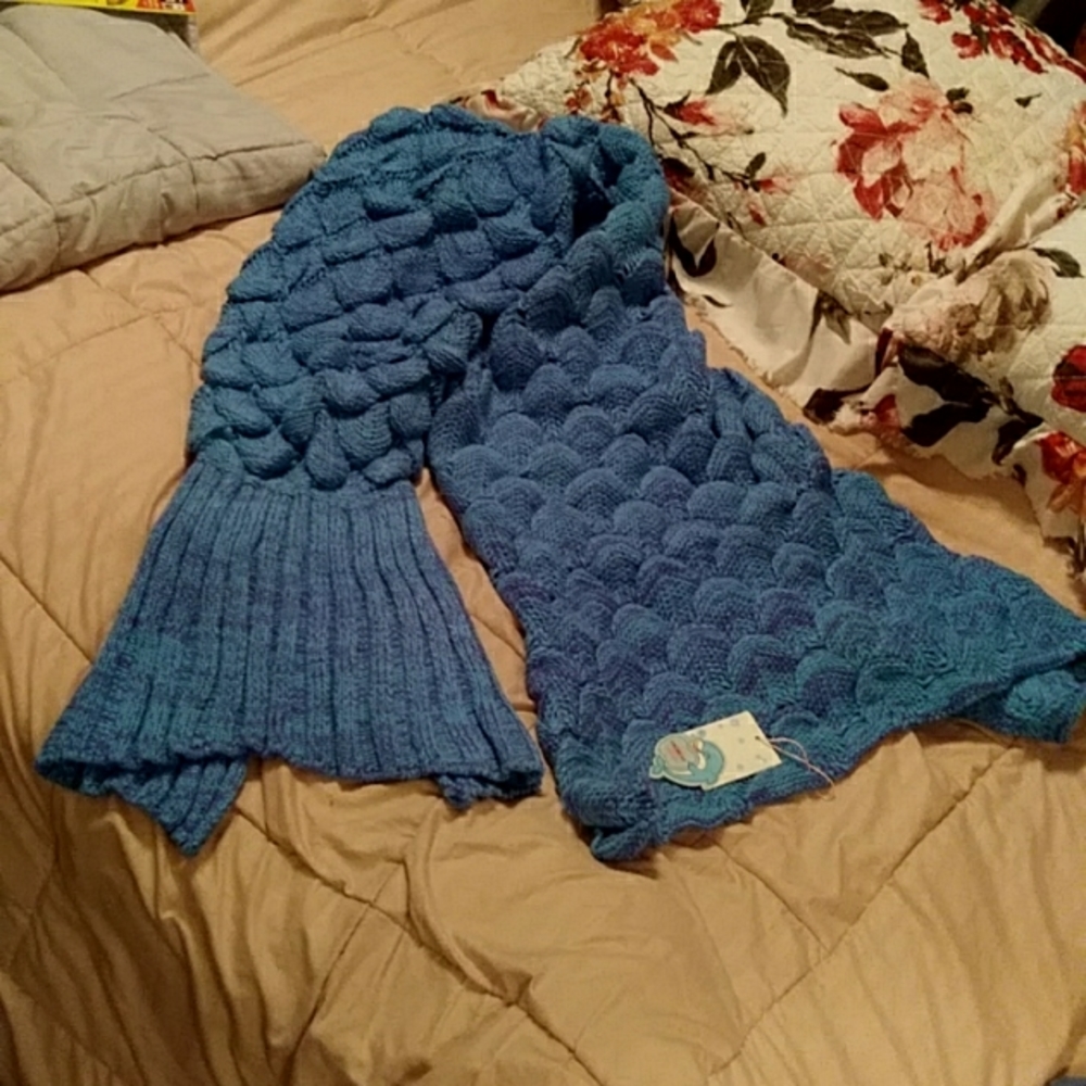 Laghcat Mermaid Tail blanket